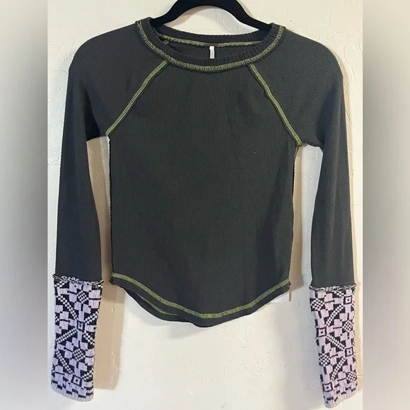 FREE PEOPLE She’s Reversible Cuff Crew Neck Long Sleeve Women’s XS - Picture 1 of 13
